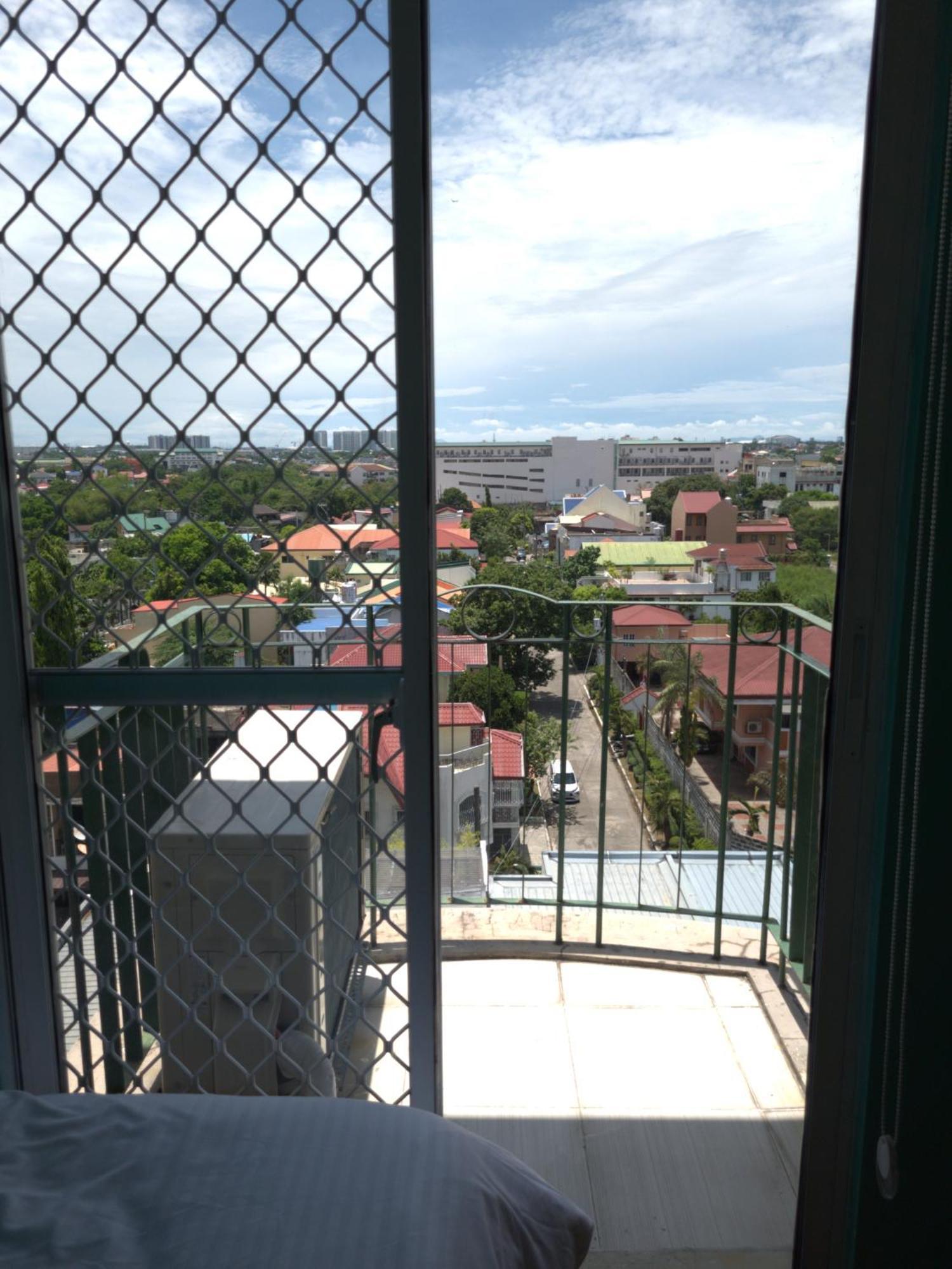 Cozy 2Br Staycation With Balcony Chateau Elysee For 4-6 Pax Paranaque City Exterior photo